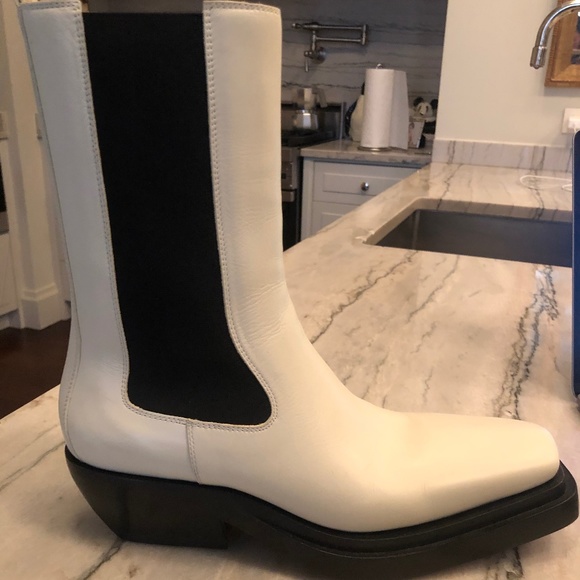 lean boots bottega veneta